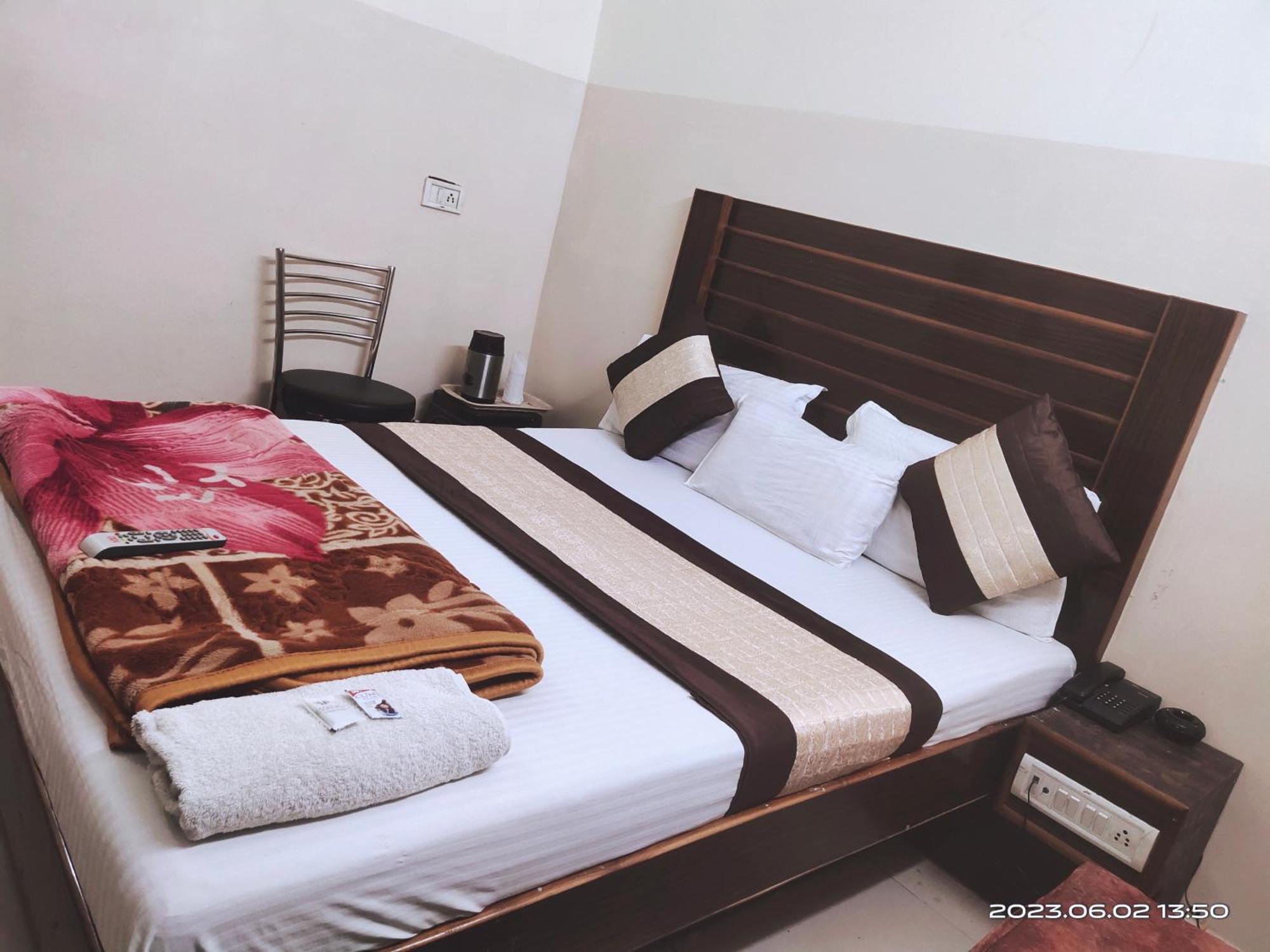 Hotel Diamond Νέο Δελχί Εξωτερικό φωτογραφία